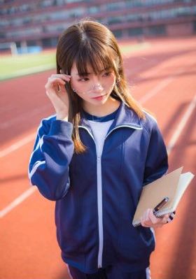 健身房里被教练c到呻吟男女视频