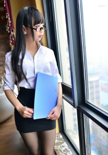 横内晶