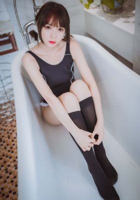裙子里面是野兽免费观看