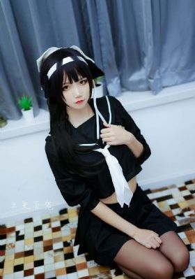 丰满双乳秘书被老板狂揉